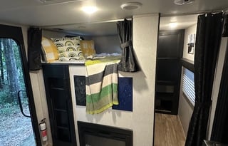 2022 Cherokee - Bring the kids!! Sleeps 9!!