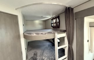 NEW 2026 Coachmen Catalina Legacy Edition 273DBH