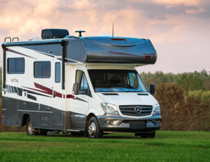 Winnebago Vita 24F