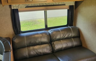 Mojo's 2017 Coachmen Catalina