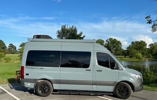 Vanaconda-2023 Thor Sanctuary 19P-Luxury Adventure