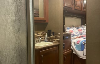 2016 Thor Motor Coach Chateau 31E Bunkhouse