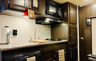 2019 Heartland Pioneer **NO LIMIT TOWING MILES!**