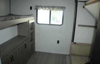 "The Hideout" - 2020 Keyston bunkhouse with 1.5 Bath