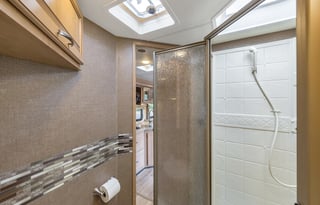 "Fourwinds Funhaus" - 6 bed Bunkhouse C Class RV