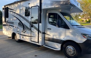 Easy to drive 2021 Jayco Melbourne 24L