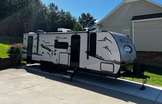 Elite Escape RV Rentals Co.   -   Delivery Only
