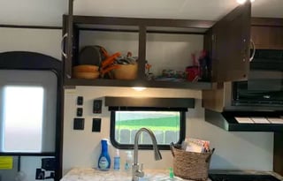 Family approved 1/2-ton towable Jayco w/bunks