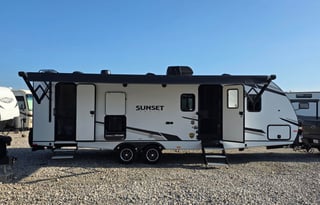 2022 Sunset Trail 272BH | Starlink, Pet Friendly
