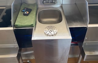 NUI LOA - Bar Trailer