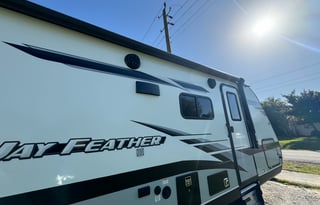 2022 Jayco Jay Feather 24BH