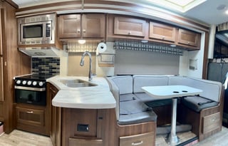 2019 Forest River 32 feet with opt. tow dolly