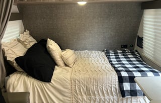 Minnie Winnie FLX | Solar Bunkhouse | Sleeps 6!