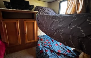 Farm Stay RV Getaway-Sleeps 9-Delivery Available