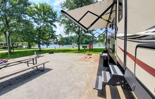 2018 Dutchmen RV Coleman Light 2835BH