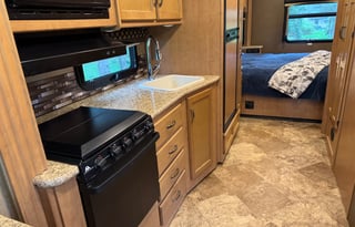 Mountain View Escape 2016 Thor ACE Coach +  Bikes