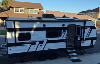 HONEST RVS – TOY Sleeps 5 (Compact)