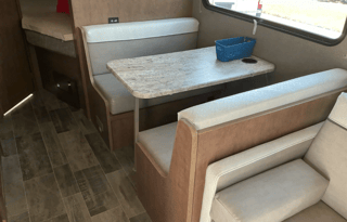 Winnebago Outlook  Class C  CCTX1843