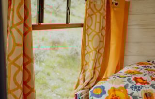 Couple & Bestie Adventure Bus - Cozy and Spacious