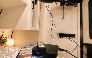 21ft Jayco • Easy tow • Fully Stocked • New Bed