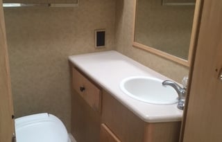 2008 Winnebago Outlook 31C