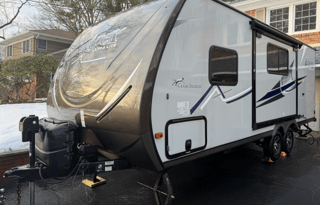 2019 Coachmen Apex Ultra-Lite 215RBK