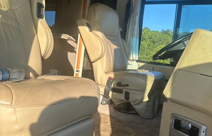 350 hp Cummins Diesel Electric captain chairs