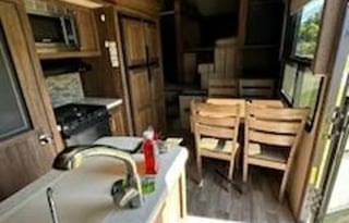 The Comfort Den - UPMI1045