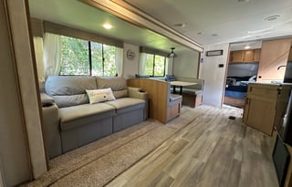 All-Inclusive Experience - 34' 2022 Avenger 27DBS