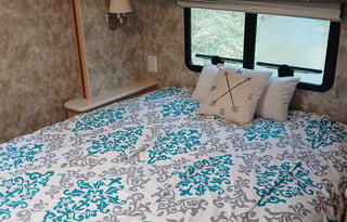 Beautiful, Spacious, Easy Driving Winnebago!