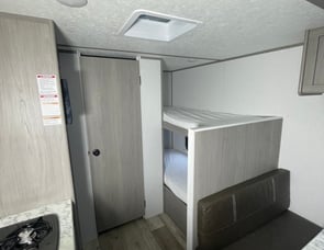 Dutchmen RV Coleman Lantern LT Series 17B