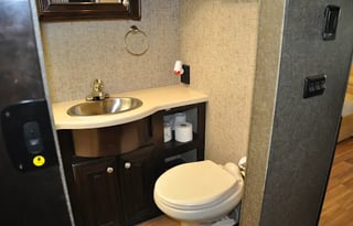 2017 Thor Motor Coach Miramar 37.1 Bunk