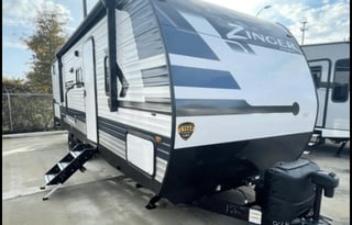 2022 Zinger 2 BR Bunkhouse - perfect for families!
