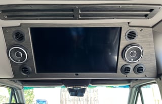 Luxury Mercedes Sprinter Cruiser Van Seats 8