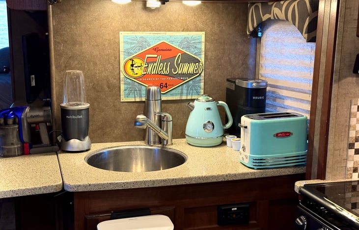 Fully Stocked Kitchen with Essentials