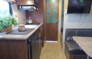 2017 Dutchmen RV Coleman Lantern LT Series 17FQ