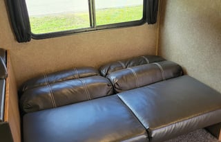 Mojo's 2017 Coachmen Catalina