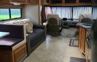 2015 Fleetwood Bounder(Delivery only)