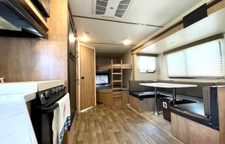 2018 Starcraft Launch Outfitter 27BHU