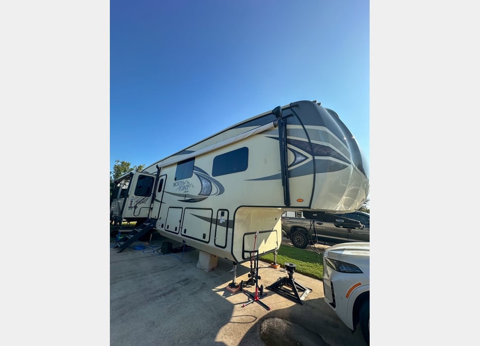 Fifth Wheel rentals in Mooreland