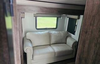 42' Bighorn - Insurance Included