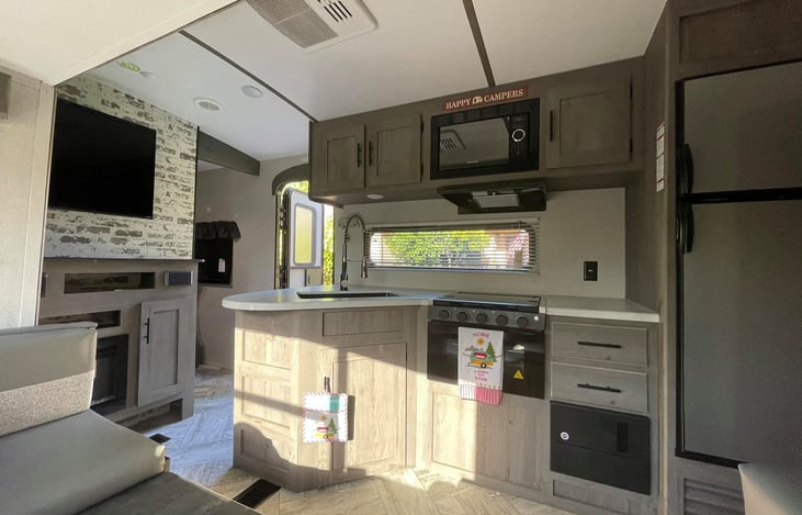 kitchen/dining/livingroom