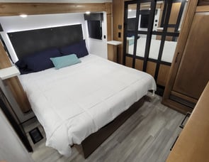 Heartland Bighorn 3883MD