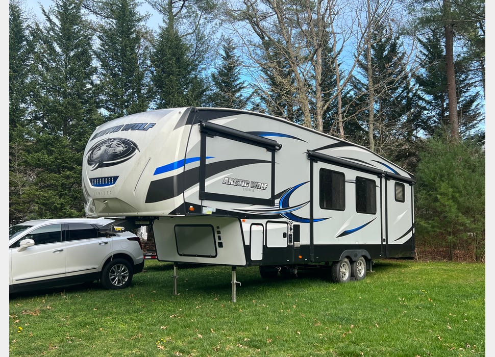Fifth Wheel rentals in Nottingham