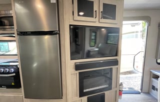 Spacious Family & Pet Friendly RV Rental