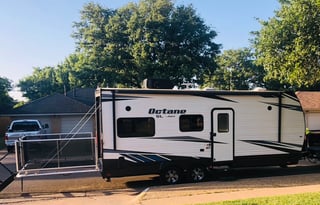 2019 Jayco Toy Hauler with patio -  Sleeps 6!