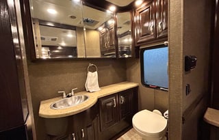 #14_40 ft Motorhome w/ bunks & 1.5 baths