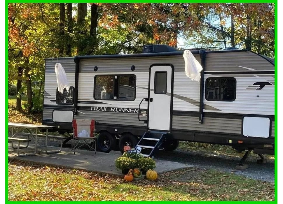 Travel Trailer rentals in Romney