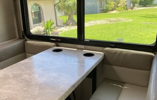 2021 THOR MERCEDES SPRINTER + PETS