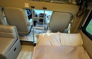 Thor Motor Coach Vegas 27.7 Class A